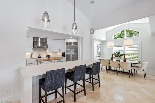 35 Grey Wing PT, Naples, FL 34113