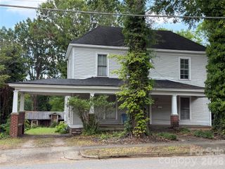 403 S Race Street, Statesville, NC 28677
