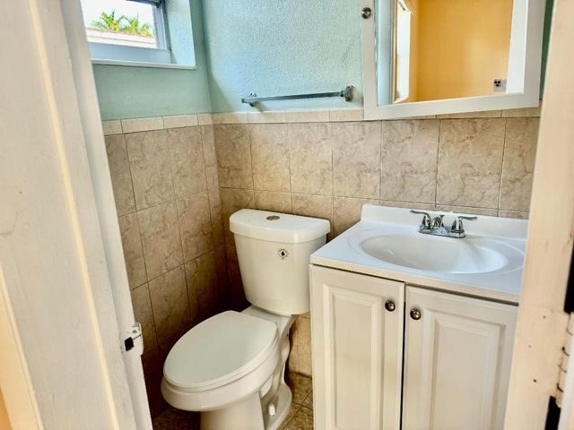 3961 NW 36th Terrace, Lauderdale Lakes, FL 33309