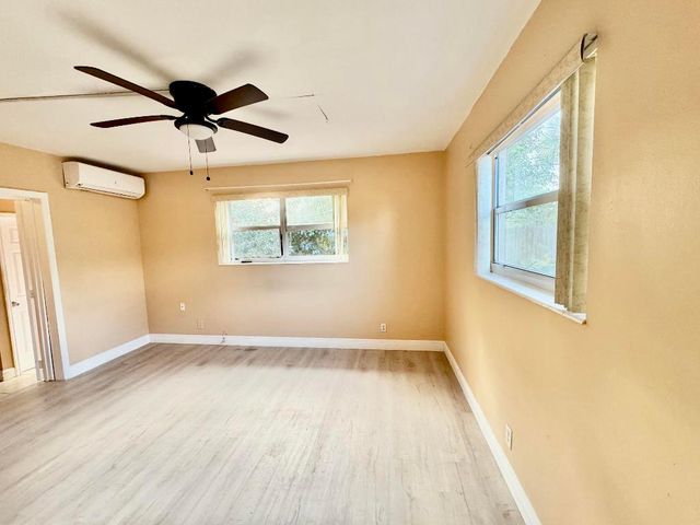 3961 NW 36th Terrace, Lauderdale Lakes, FL 33309