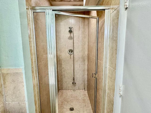 3961 NW 36th Terrace, Lauderdale Lakes, FL 33309