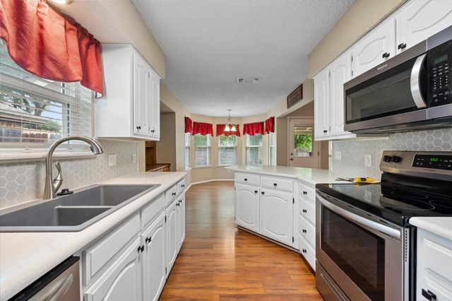 1536 Stratford Drive, Mansfield, TX 76063