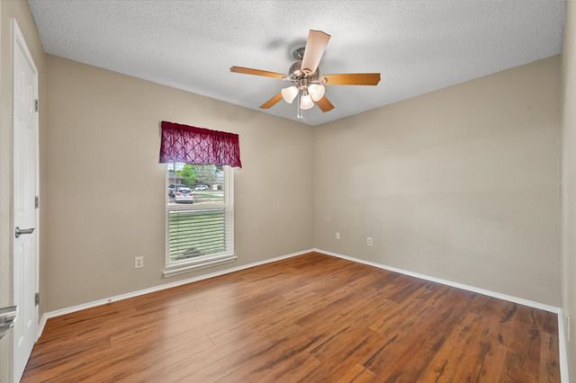 1536 Stratford Drive, Mansfield, TX 76063