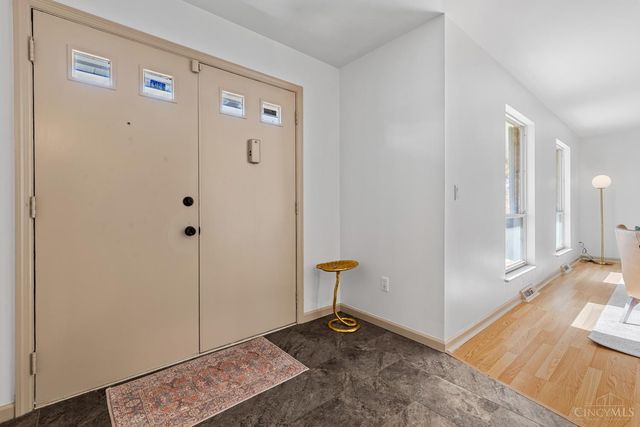 7988 Woodruff Road, Cincinnati, OH 45255