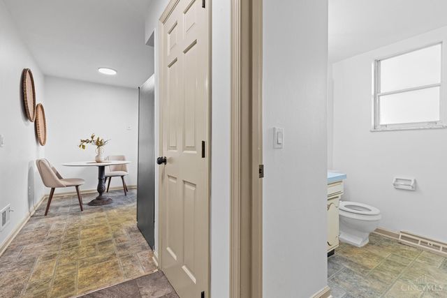 7988 Woodruff Road, Cincinnati, OH 45255