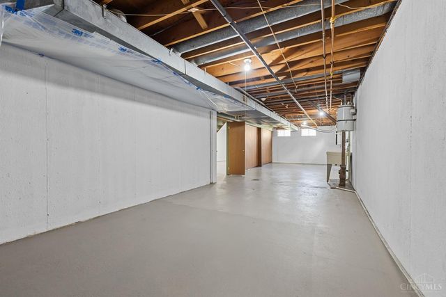 7988 Woodruff Road, Cincinnati, OH 45255