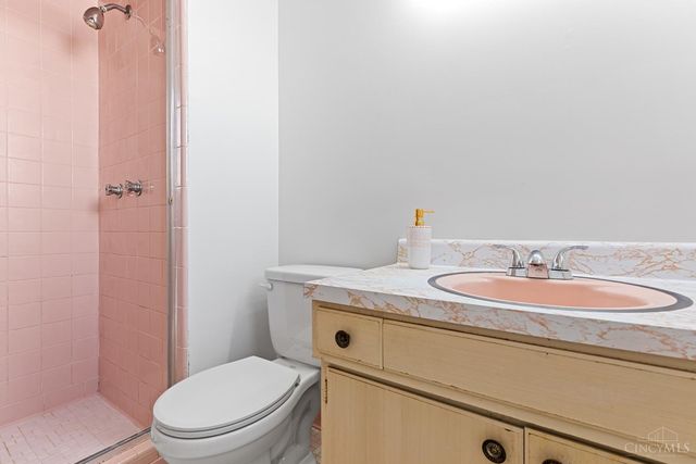 7988 Woodruff Road, Cincinnati, OH 45255