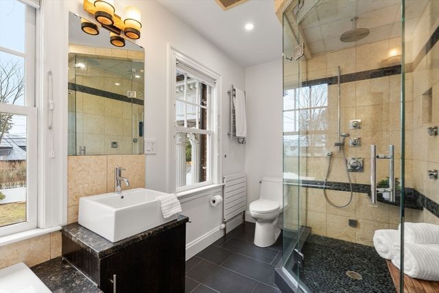 5 Hammond St, Newton, MA 02467