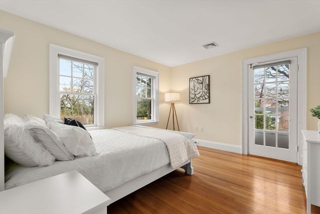 5 Hammond St, Newton, MA 02467