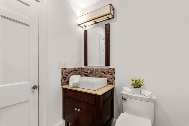 5 Hammond St, Newton, MA 02467