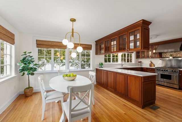 5 Hammond St, Newton, MA 02467