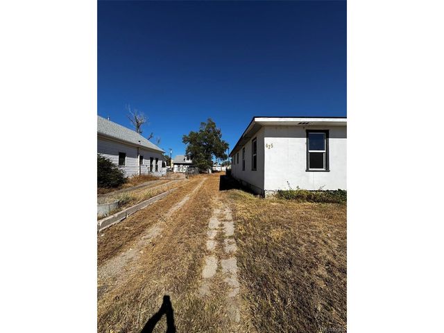 425 5th St, Hugo, CO 80821