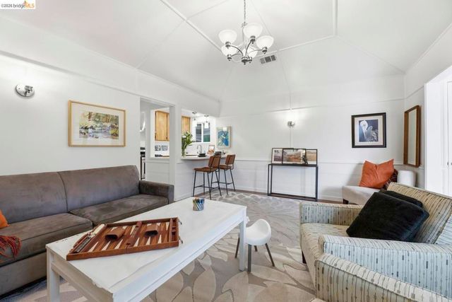 946 946 Kains AVE, Albany, CA 94706