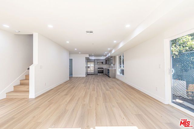 5436 Romaine Street, Los Angeles, CA 90038