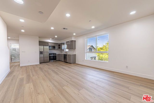 5436 Romaine Street, Los Angeles, CA 90038