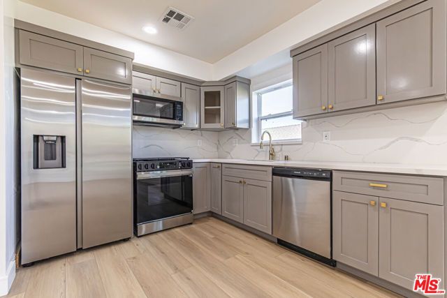 5436 Romaine Street, Los Angeles, CA 90038