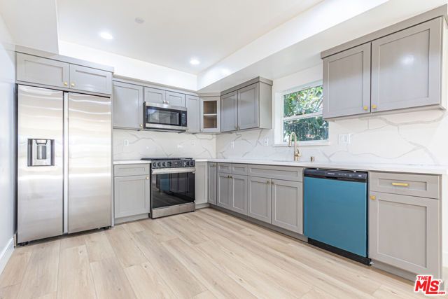 5436 Romaine Street, Los Angeles, CA 90038