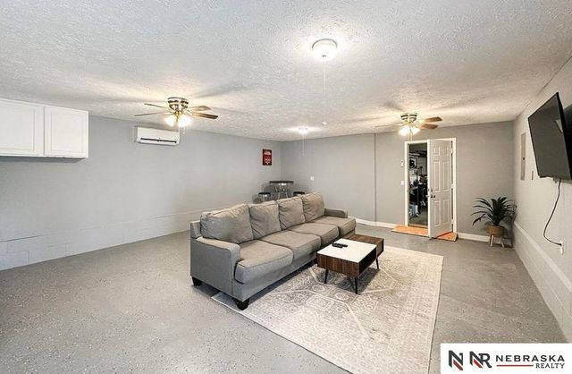 212 W Meigs Street, Valley, NE 68064