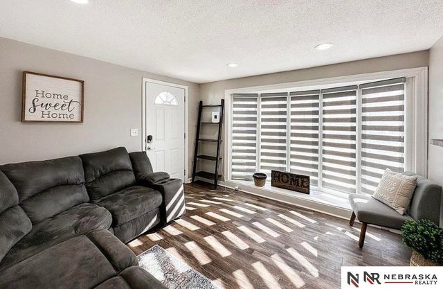 212 W Meigs Street, Valley, NE 68064