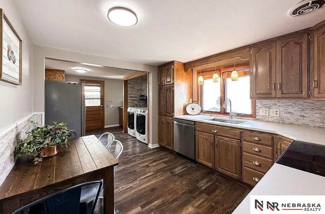 212 W Meigs Street, Valley, NE 68064