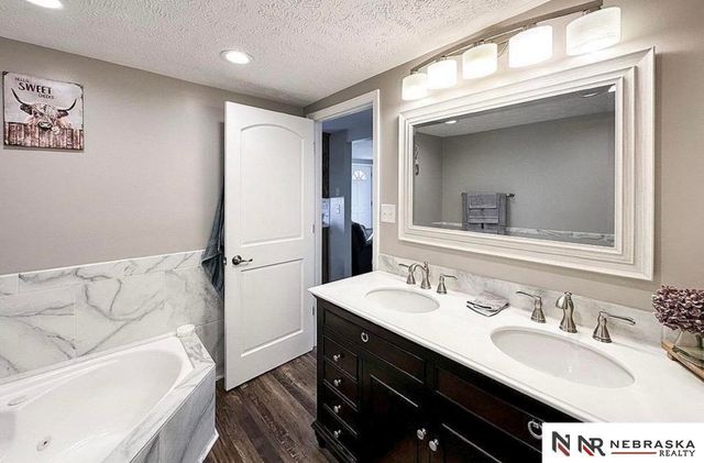 212 W Meigs Street, Valley, NE 68064