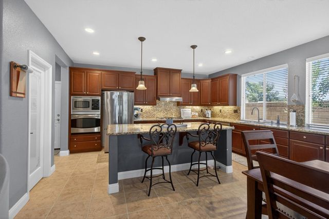 508 Hearthside Ct, Roseville, CA 95747