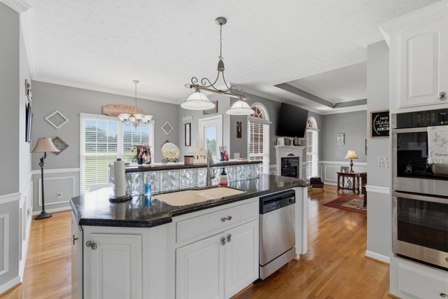 584 Golf Club Dr, Smithville, TN 37166