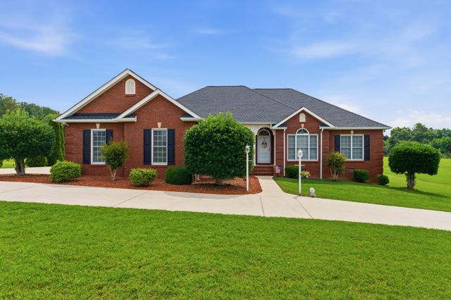 584 Golf Club Dr, Smithville, TN 37166