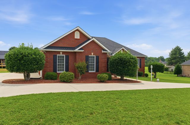 584 Golf Club Dr, Smithville, TN 37166