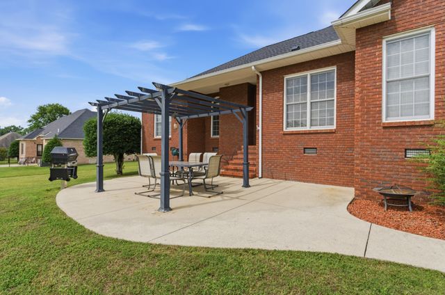 584 Golf Club Dr, Smithville, TN 37166
