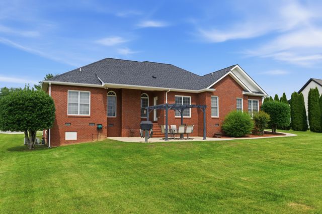 584 Golf Club Dr, Smithville, TN 37166