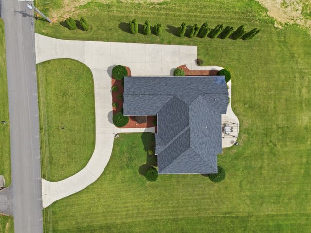 584 Golf Club Dr, Smithville, TN 37166