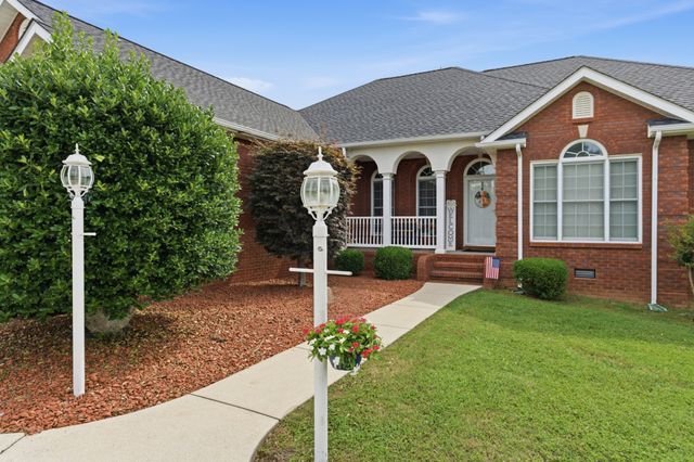 584 Golf Club Dr, Smithville, TN 37166