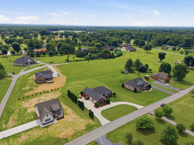 584 Golf Club Dr, Smithville, TN 37166
