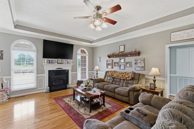 584 Golf Club Dr, Smithville, TN 37166