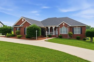 584 Golf Club Dr, Smithville, TN 37166