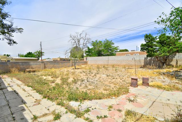 9205 Cherokee Road NE, Albuquerque, NM 87111