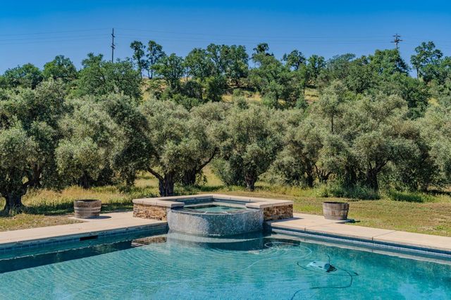 5250 W Lake Rd, Valley Springs, CA 95252