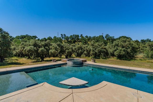 5250 W Lake Rd, Valley Springs, CA 95252
