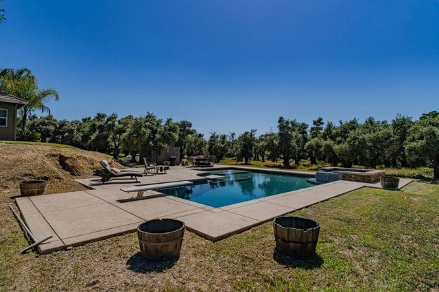 5250 W Lake Rd, Valley Springs, CA 95252