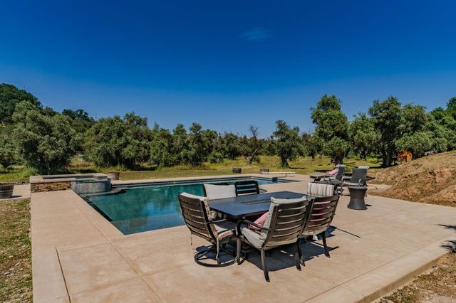5250 W Lake Rd, Valley Springs, CA 95252