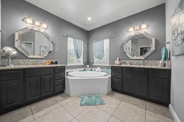 5250 W Lake Rd, Valley Springs, CA 95252