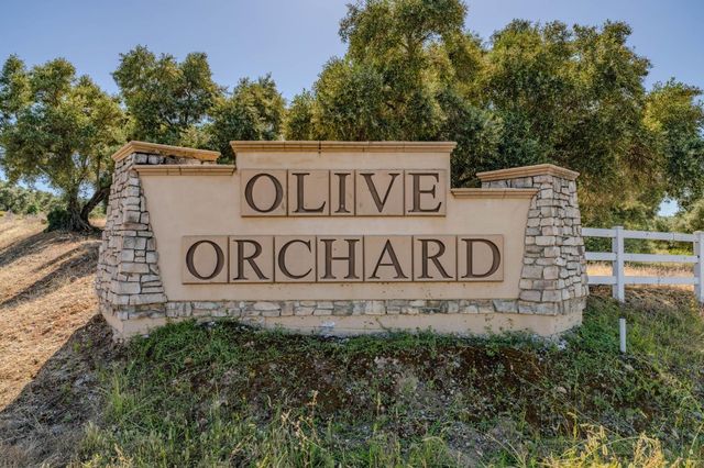 5250 W Lake Rd, Valley Springs, CA 95252