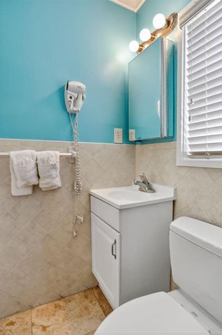 1225 Hillsboro Mile B2, Hillsboro Beach, FL 33062