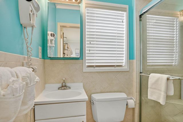1225 Hillsboro Mile B2, Hillsboro Beach, FL 33062