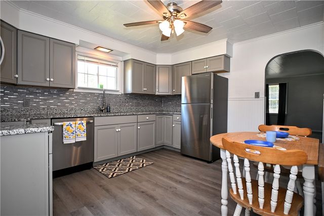 620 Eleanor Ave, Scottdale, PA 15683
