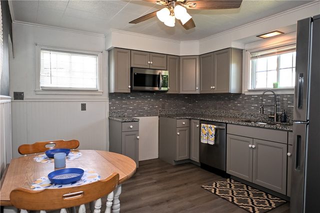 620 Eleanor Ave, Scottdale, PA 15683
