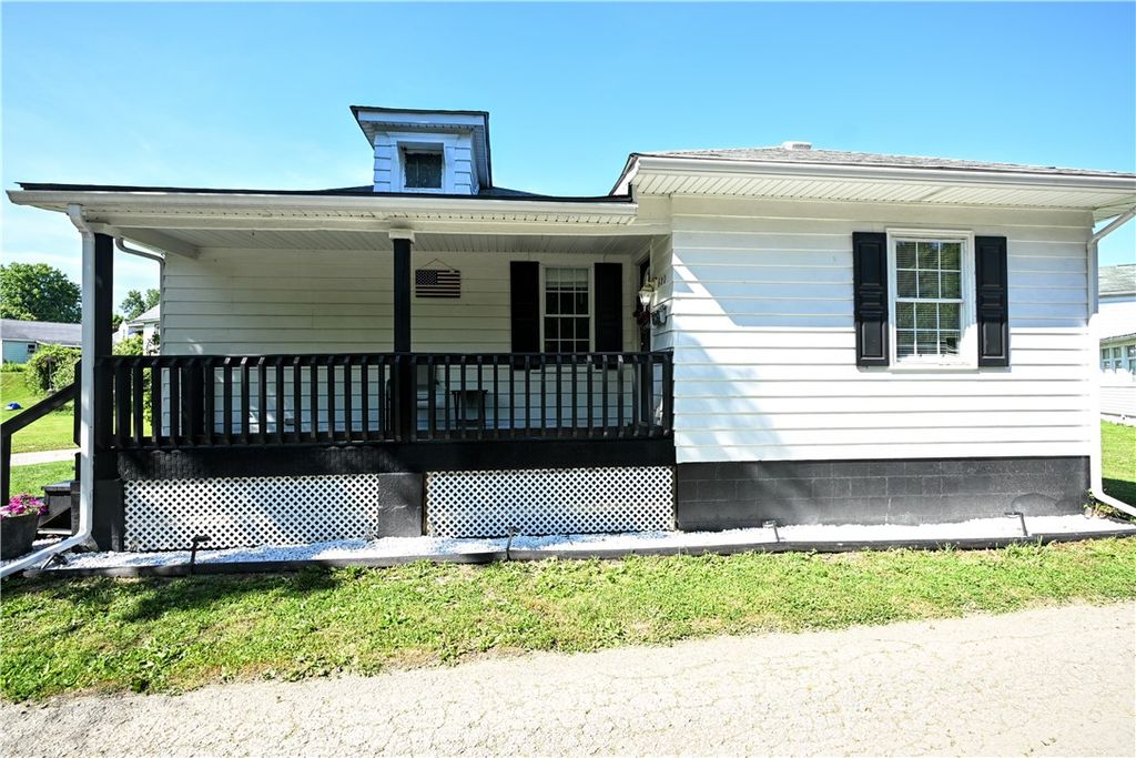 620 Eleanor Ave, Scottdale, PA 15683