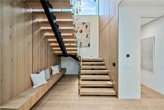 14812 Huston Street, Sherman Oaks, CA 91403