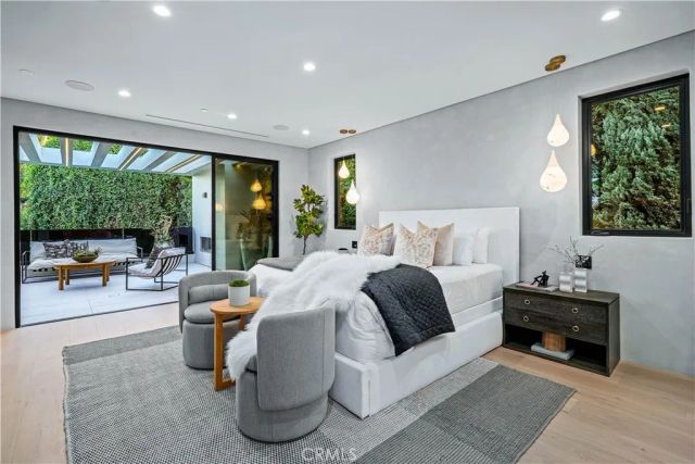 14812 Huston Street, Sherman Oaks, CA 91403